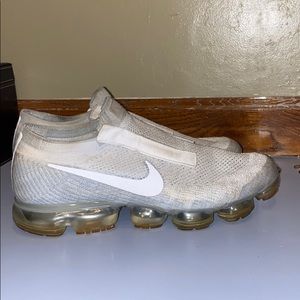 Vapormax laceless